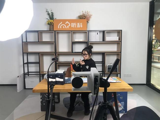 clip_image004.jpg clip_image004.jpg